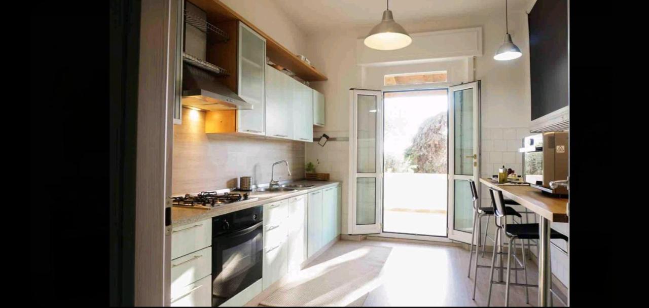 Villa Aurelia - Seafront Apartment With Terrace كوارتو سانتيلينا المظهر الخارجي الصورة