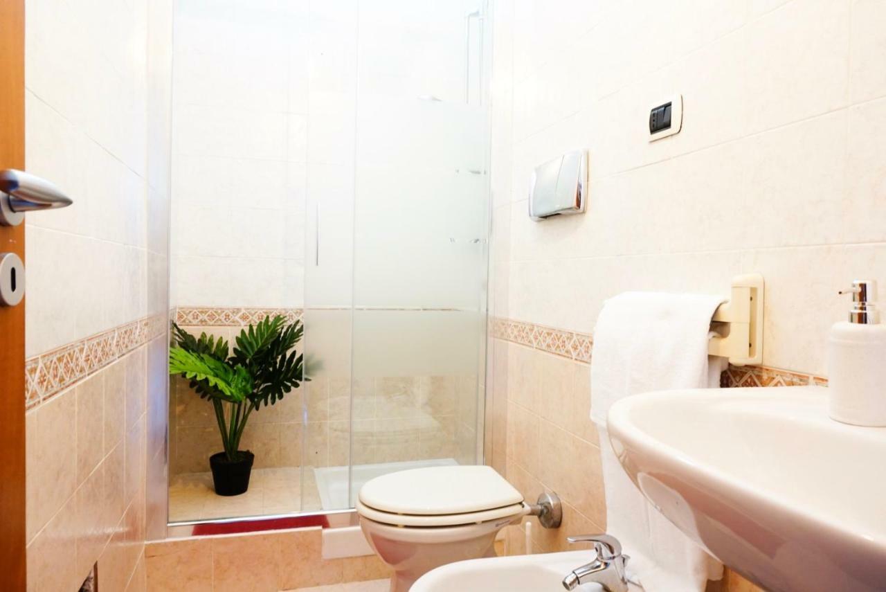 Villa Aurelia - Seafront Apartment With Terrace كوارتو سانتيلينا المظهر الخارجي الصورة
